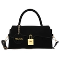 Bolso de mano pequeño negro mate con cierre dorado y correa bandolera ajustable - Negro