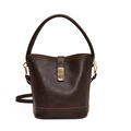 Vintage Beuteltasche in Dunkelbraun aus mattem Leder mit goldenem Drehverschluss und Griff - Mit Ornament / Braun