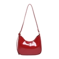 Bolso hobo rojo vibrante en charol con correa ajustable y un acabado brillante - Rojo