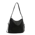 Große schwarze Shopper-Tasche aus mattem Kunstleder mit verstellbarem Schultergurt - Schwarz