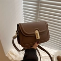 Borsa a tracolla vintage marrone con fibbia dorata e cinturino regolabile in luce soffusa - Marrone