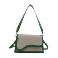 Borsa a spalla da donna in pelle verde e tela grigia con patta dal design ondulato - Verde