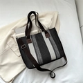 Borsa tote in tela a righe nere e grigie con tracolla in pelle marrone per ufficio - Nero