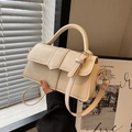 Borsa a tracolla vintage bianco crema dal design squadrato con dettagli dorati - Bianco