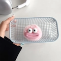 Dettaglio del supporto per telefono in peluche rosa con design a bocca buffa - Staffa Bianca - Peluche Bocca Grande - Rosa