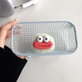 Dettaglio del supporto per telefono in peluche con grandi occhi e bocca rossa - Staffa Bianca - Peluche Bocca Grande - Verde