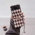 Detalle de funda de cuadros para Samsung Z Flip con monedero y cadena metálica cruzada - Argyle Marrón (Cartera con Cierre + Cadena de Cuentas de Hierro Smile) / OPPO Find N3 Flip