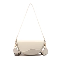 Bolso de hombro media luna blanco roto para mujer con solapa ondulada y dos correas - Blanco