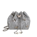 Silberne Kordelzug-Beuteltasche mit Metallschmetterlingen und Perlenverzierungen - Silber