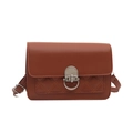 Braune Retro-Stepptasche mit silberner Metallschnalle und verstellbarem Gurt - Braun