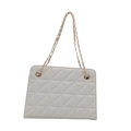 Borsa a spalla trapuntata bianca con motivo geometrico e catena metallica dorata - Bianco