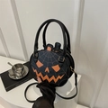 Halloween Kürbis Umhängetasche mit orangefarbener Spinnennetz-Stickerei und schwarzem Kunstleder - Schwarz & Orange