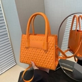Borsa a tracolla arancione brillante con motivo geometrico trapuntato e tracolla rimovibile - Arancione