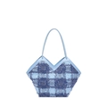 Minimalistische blaue Denim-Einkaufstasche mit Patchwork-Muster und Fransen-Details - Blau