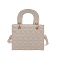 Elegante crèmewitte gewatteerde handtas met driehoekige stiksels en gouden details - Broken Wit