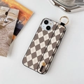 Detalle de funda de cuero con rombos para iPhone 16 Pro Max con correa y anillo dorado - Verde / iPhone 7/8/SE 2020