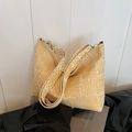 Bolso tote de lona de punto a rayas con patrones geométricos amarillo y blanco y correa ancha - Amarillo