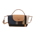 Bolso bandolera cuadrado pequeño con patchwork geométrico y solapa de cuero sintético - Caqui