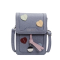 Borsa a tracolla porta cellulare in denim grigio con toppe a cuore e stampa fashion - Blu