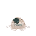 Mini-Stroh-Eimertasche mit grünem Blatt und Summer-Stickerei auf weißem Hintergrund - Sommerblatt Cremeweiß