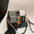 Borsa a tracolla in PU a quadri bianchi e neri con chiusura a scatto dorata - Quadretti Nero Bianco Grigio (Stile 3)