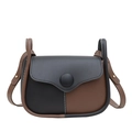Piccola borsa quadrata retrò in nero e marrone con fibbia rotonda decorativa - Nero