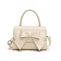 Borsa crema con fiocco in pelle lucida e tracolla regolabile con fibbia in argento - Bianco