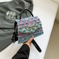Bunte Karo-Denim-Umhängetasche mit Fransen-Details und silbernem Schleifen-Verschluss - Mehrfarbiger Plaid-Stil 1