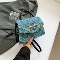 Blaue Denim-Umhängetasche mit Sternmuster, Fransen und silberner Schleifenschnalle - Blauer Denim Sternenmuster Stil 1