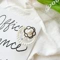 Detail of camellia flower phone grip with pearls and glitter on aesthetic white background - Pearl Rim Starry Drip Glue (White) / White Camellia