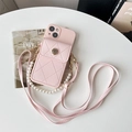 Coque portefeuille rose matelassée pour iPhone avec boucle rose et chaîne perles - Portefeuille Camélia-Chaîne en Perles + Bandoulière / Rose / iPhone 7/8/SE 2020