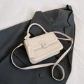 Elegante borsa a mano beige in ecopelle opaca con manico superiore e tracolla - Bianco Sporco