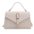 Sac bandoulière minimaliste blanc crème avec rabat enveloppe et boucle dorée élégante - Blanc