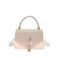 Schicke beige quadratische Umhängetasche mit Strass-Klappe und goldenem SS-Logo-Detail - Gold