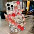 Dettaglio custodia lusso per iPhone con rose 3D in resina, perle e strass brillanti - Rosso Reso Acrilico / Phone 7/8/SE 2020