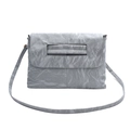 Bolso bandolera rectangular de PU gris con textura arrugada y detalles metálicos dorados - Plateado