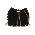Modische schwarze Beuteltasche mit Bubble-Textur, Goldkette und Perlen-Detail - Schwarz