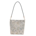 Elegante bolso de satén gris con bordados detallados de mariposas doradas y azules - Estilo De Bordado De Mariposa