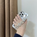 Funda iPhone transparente de lujo con elegante cadena de mano con diamantes - Marco Galvanizado - Cadena De Strass De Gota - Transparente / iPhone 15 Promax