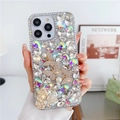 Custodia iPhone lusso con strass brillanti, farfalle 3D e decorazioni floreali perle - Bianco Iridescente / iPhone 15 Pro Max