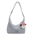 Sac fourre-tout bleu clair minimaliste avec sangle et breloque peluche chiot blanc - Avec Ornement / Bleu