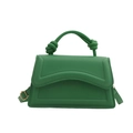 Bolso trapezoidal verde hierba con asa de nudo trenzado y correa ajustable en estudio - Verde