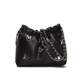 Schicke schwarze Beuteltasche mit silbernen Metallschleifen und Kettenriemen - Schwarz