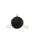 Sac de soirée sphérique noir chic avec texture en cuir plissé et chaîne dorée - Noir