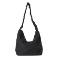 Borsa hobo nera in nylon capiente con tracolla stile scrunchie e cerniera - Nero