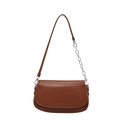 Schicke braune matte Ledertasche mit dekorativem silberfarbenem Kettenriemen - Braun