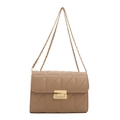 Elegante borsa a tracolla trapuntata beige con catena dorata e chiusura in metallo - Cachi