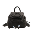 Schwarzer Ballet-Rucksack für Damen mit Schleife, Klappe und dekorativen Perlen - Schwarz