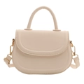 Elegante cremefarbene Satteltasche mit goldenen Details und Schultergurt - Weiß