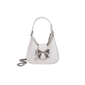 Witte halfvormige lakschoudertas met zilveren metalen strik en een stijlvolle ketting - Wit
